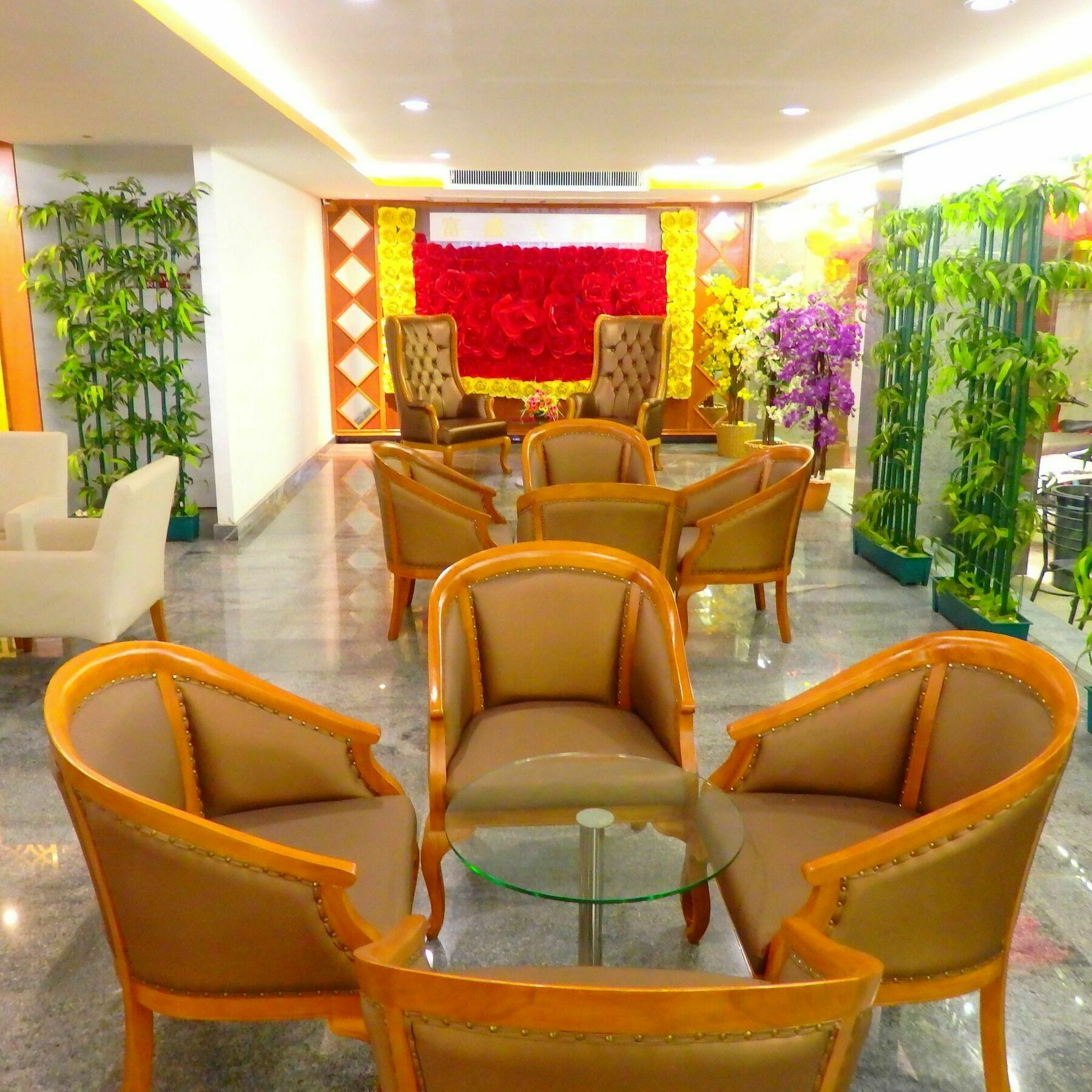 Pohseen Grand Palace 4*