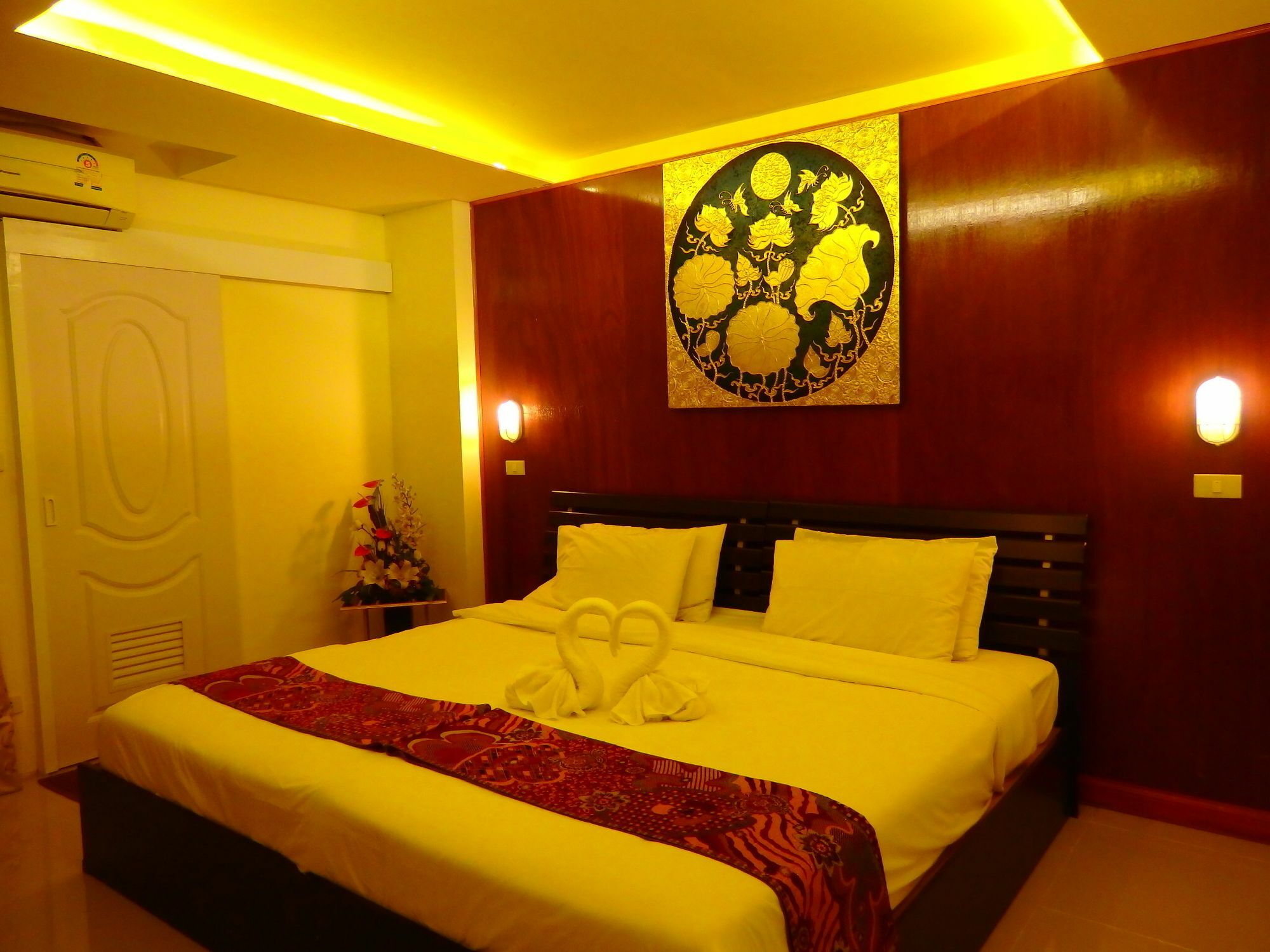 Pohseen Grand Palace 4*