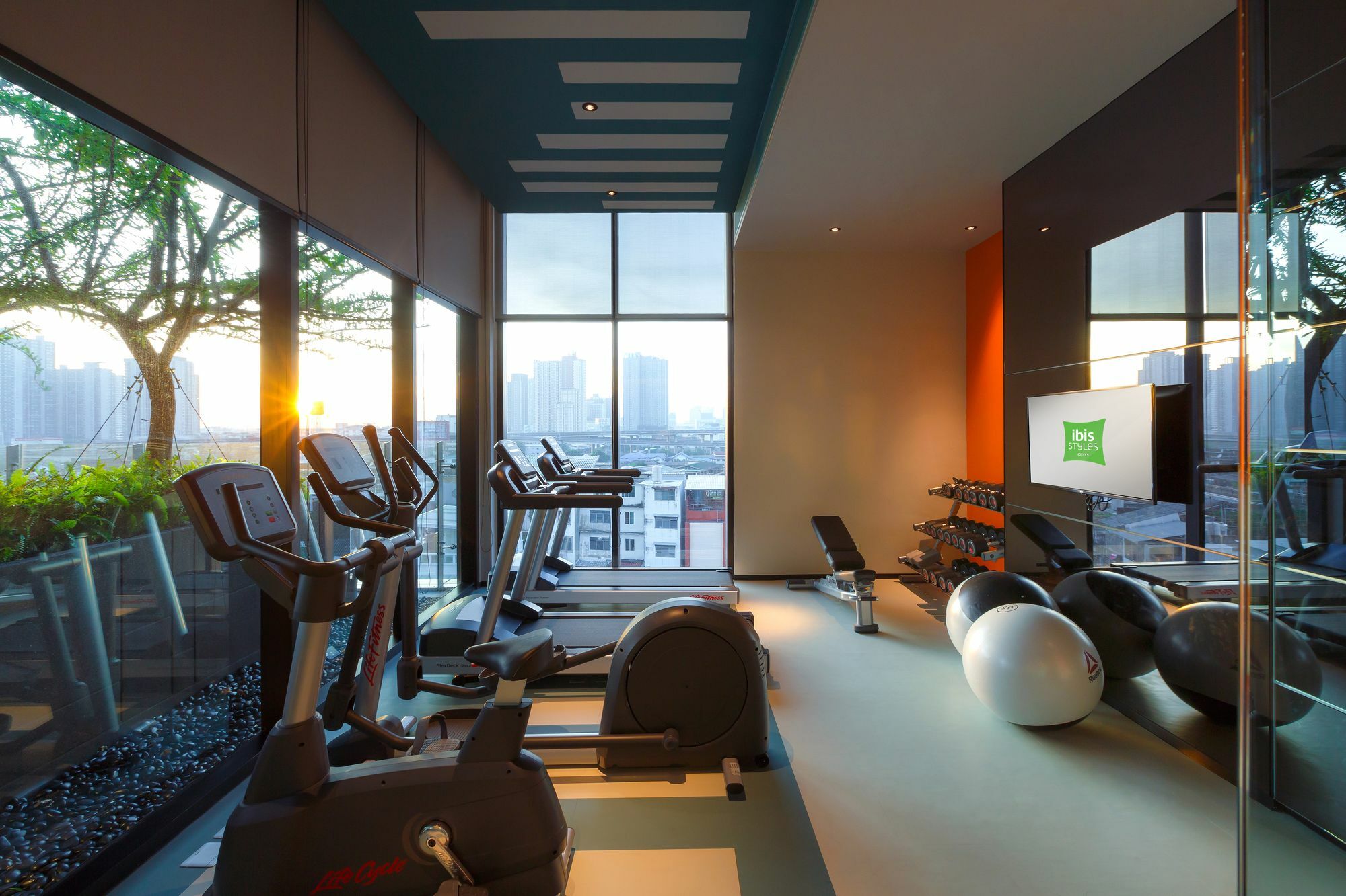 Hotel Ibis Styles Sukhumvit Phra Khanong 4*
