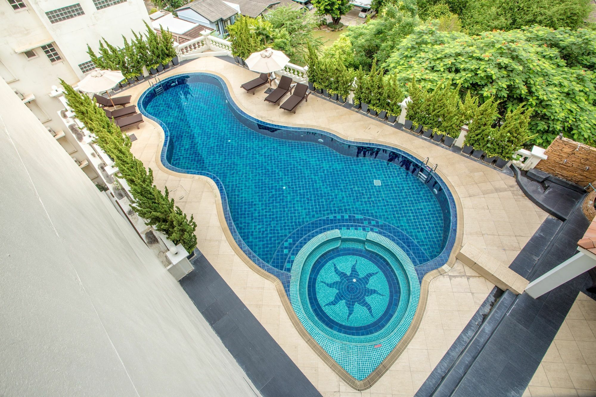 Hope Land Sukhumvit 24 Hotel
