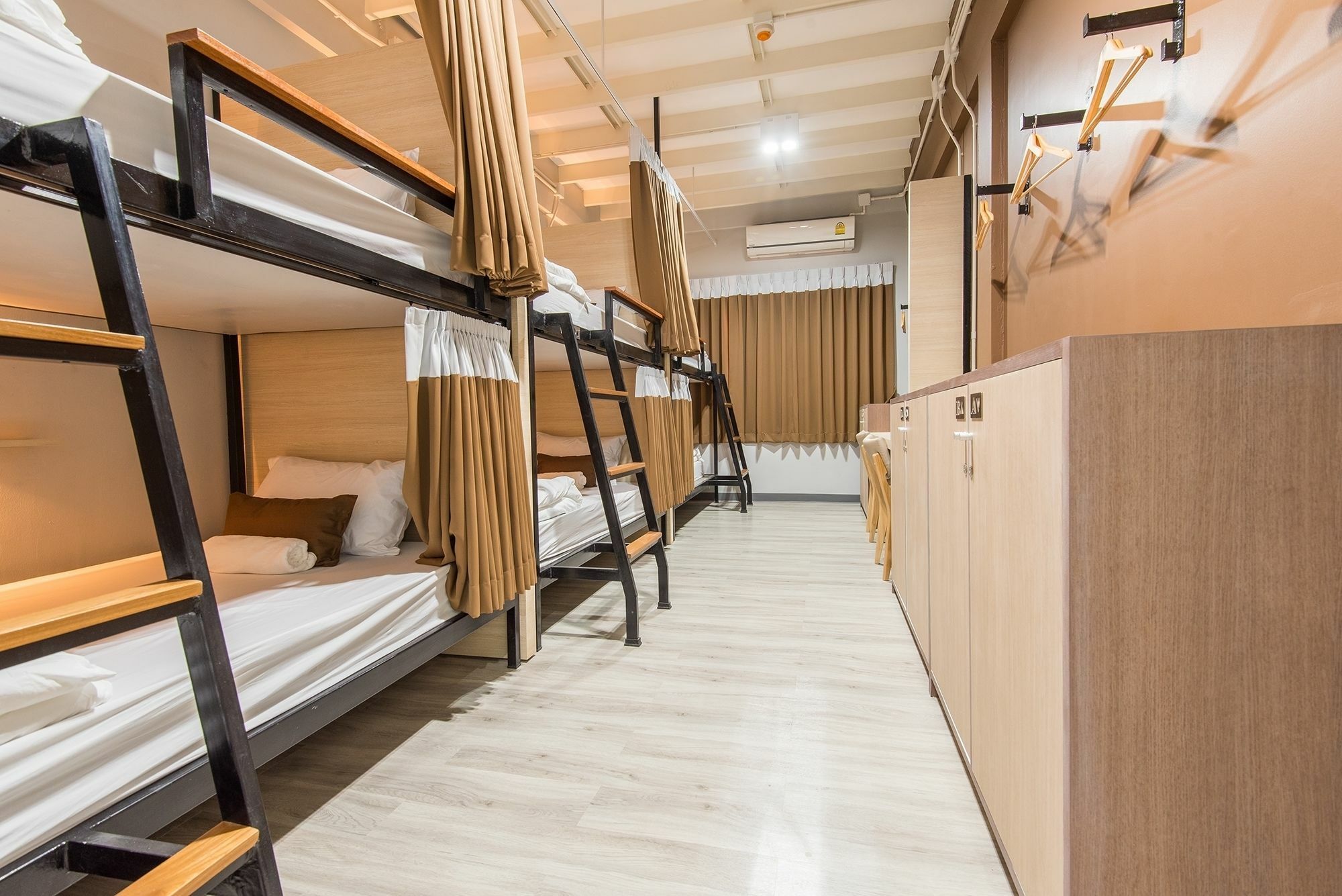 Siam Stadium Hostel *