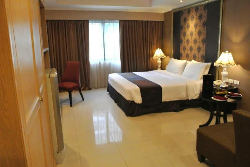 Furamaxclusive Sukhumvit Hotel 4*