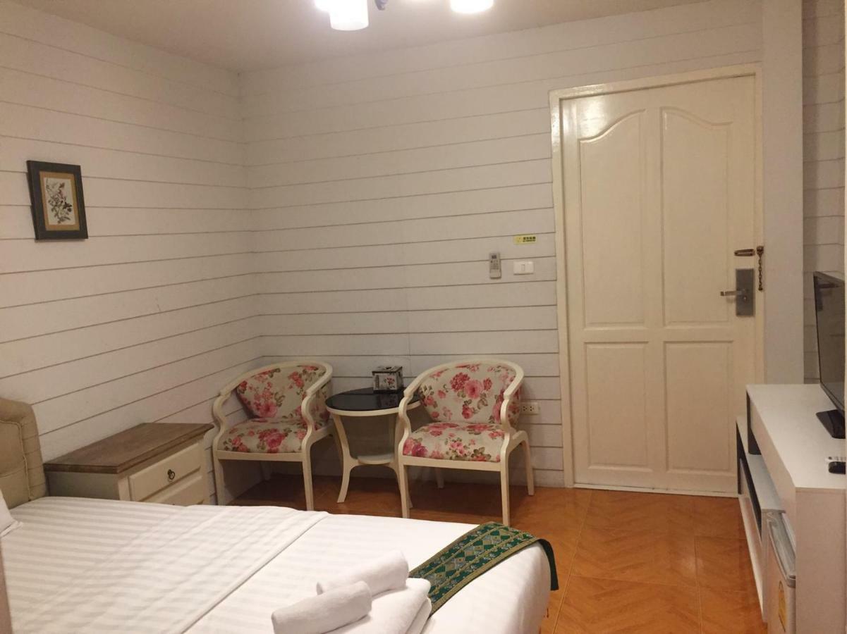 Ban Thungdang Housetel Hotel Bangkok