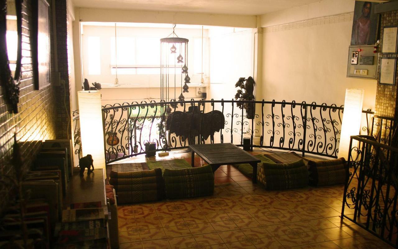 Born Free Hostel Bangkok