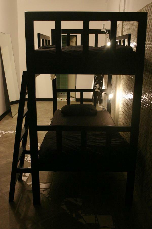 Born Free Hostel Bangkok