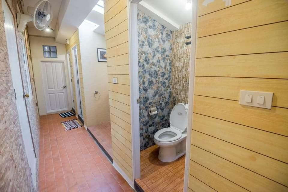 T Smy House *