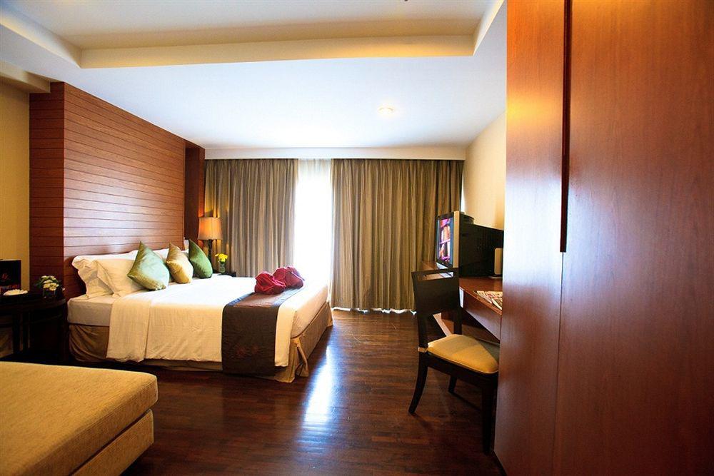 Furamaxclusive Sathorn, Hotel