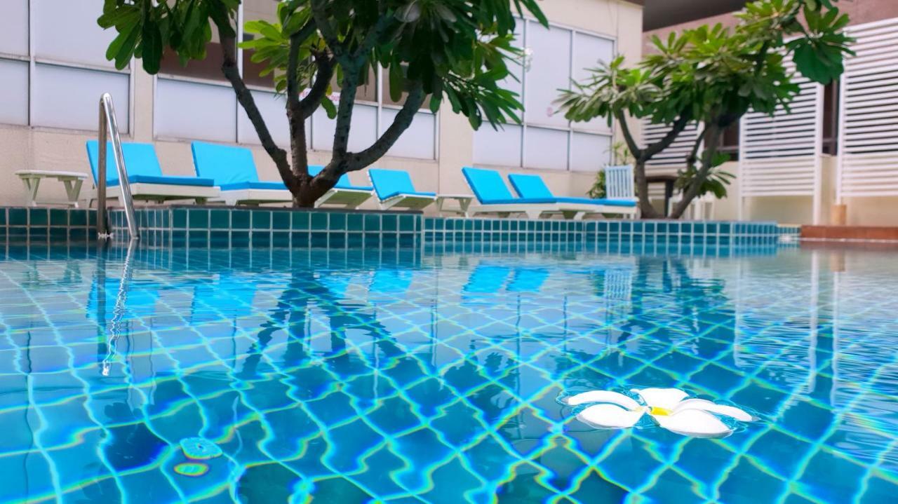 Furamaxclusive Sathorn, Hotel
