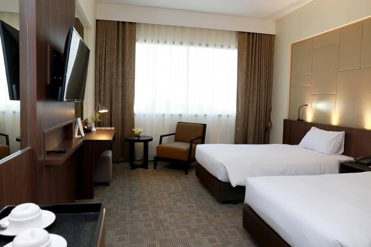 Hotel Louis Tavern Bangkok