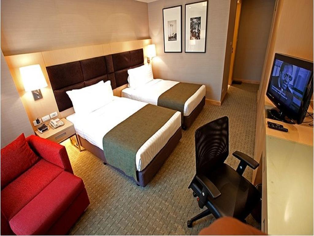 Hotel Sora & Sukhumvit - Formerly Aspira 12th Avenue Asoke Sukhumvit 4*
