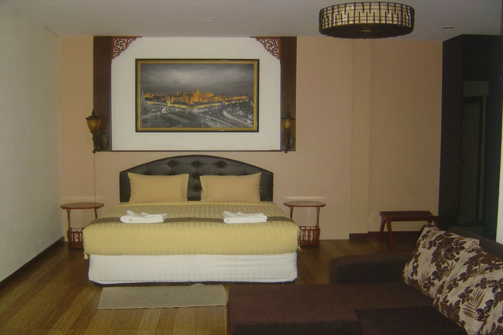 Qg Hotel 2*