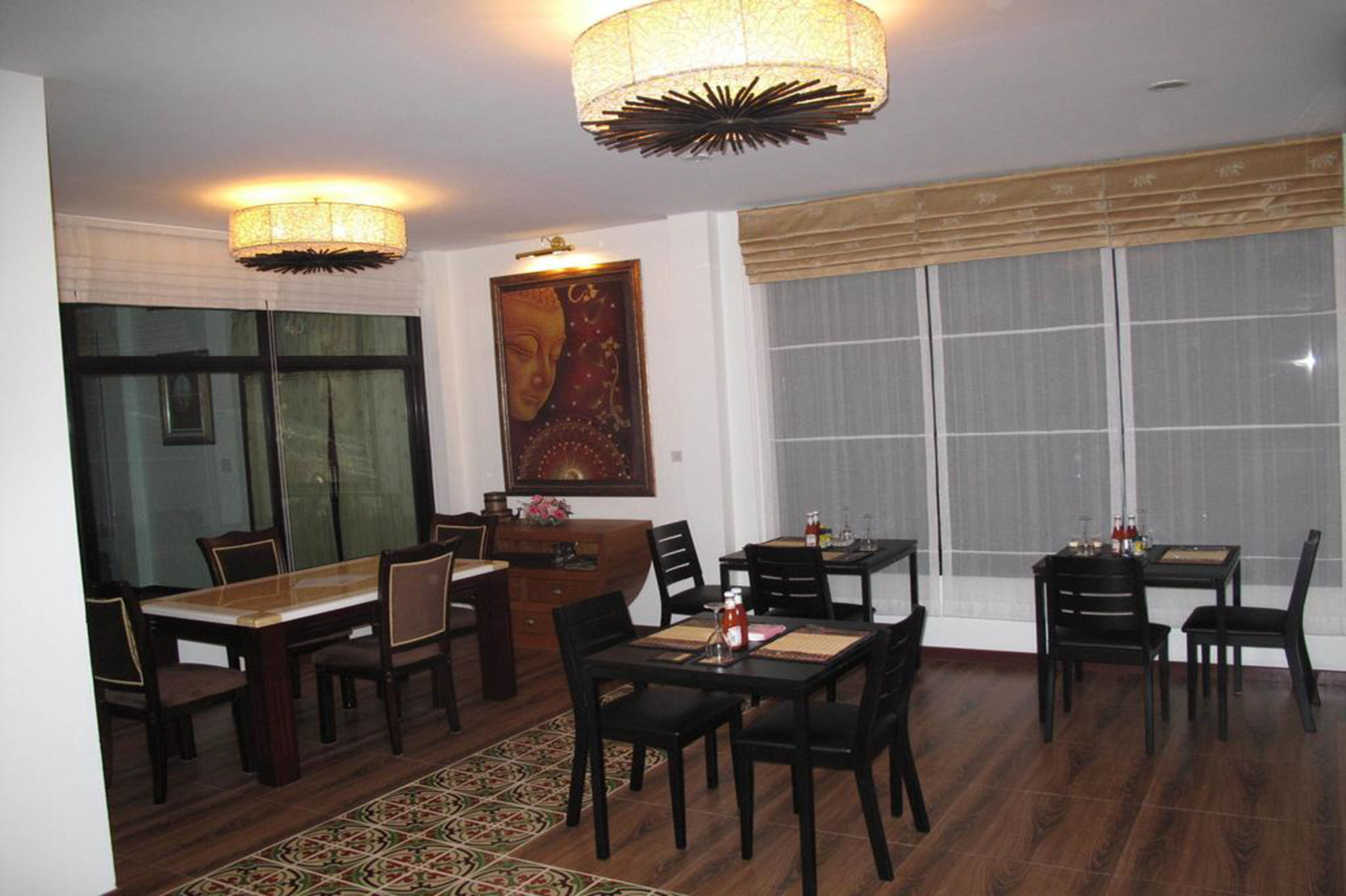 Hotel Qg 2*