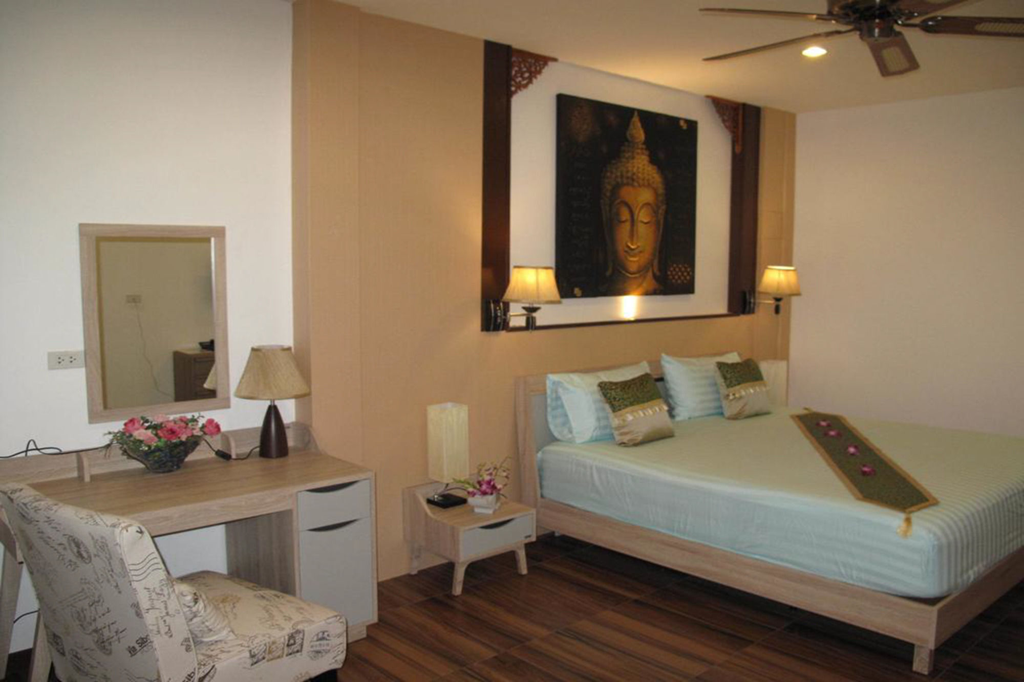 Hotel Qg 2*