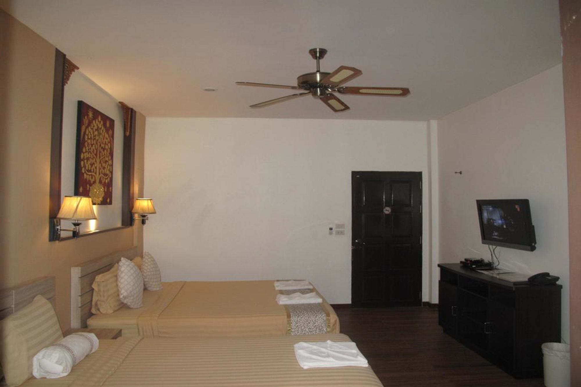 Hotel Qg 2*