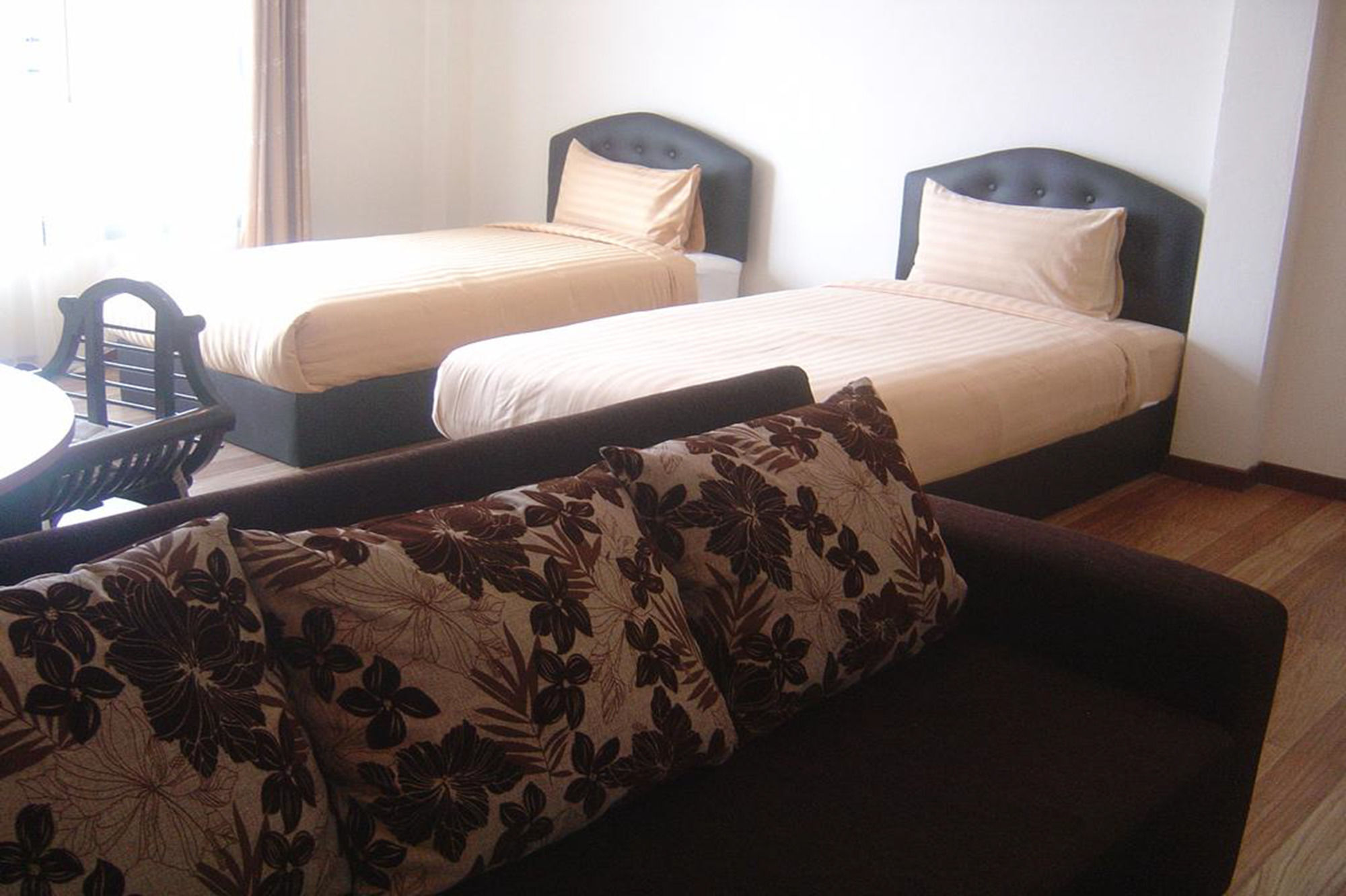 Hotel Qg 2*