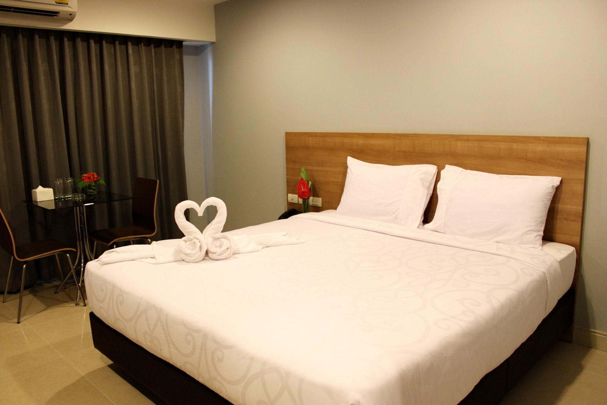 14 Hotel