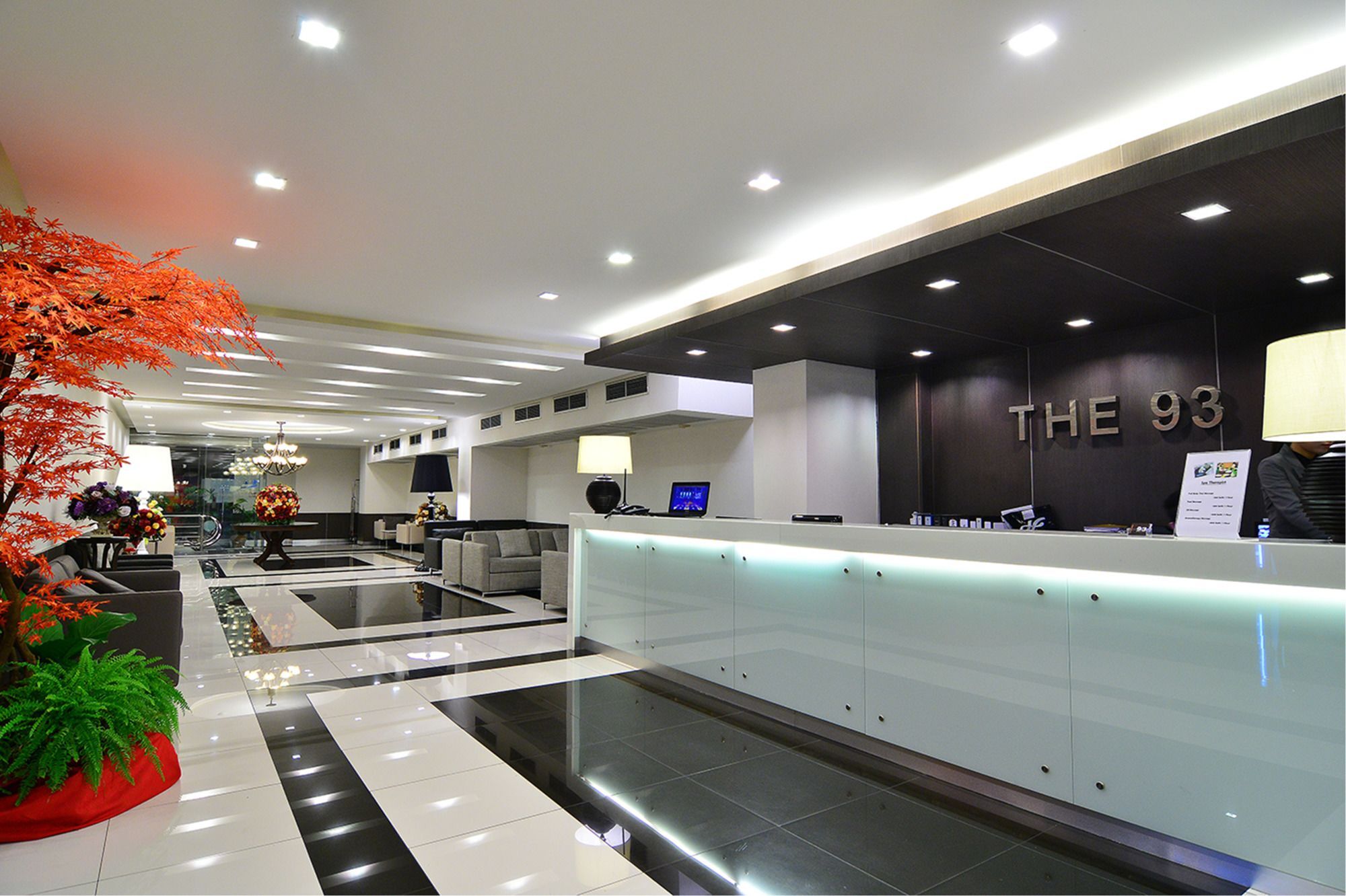 Hotel The 93