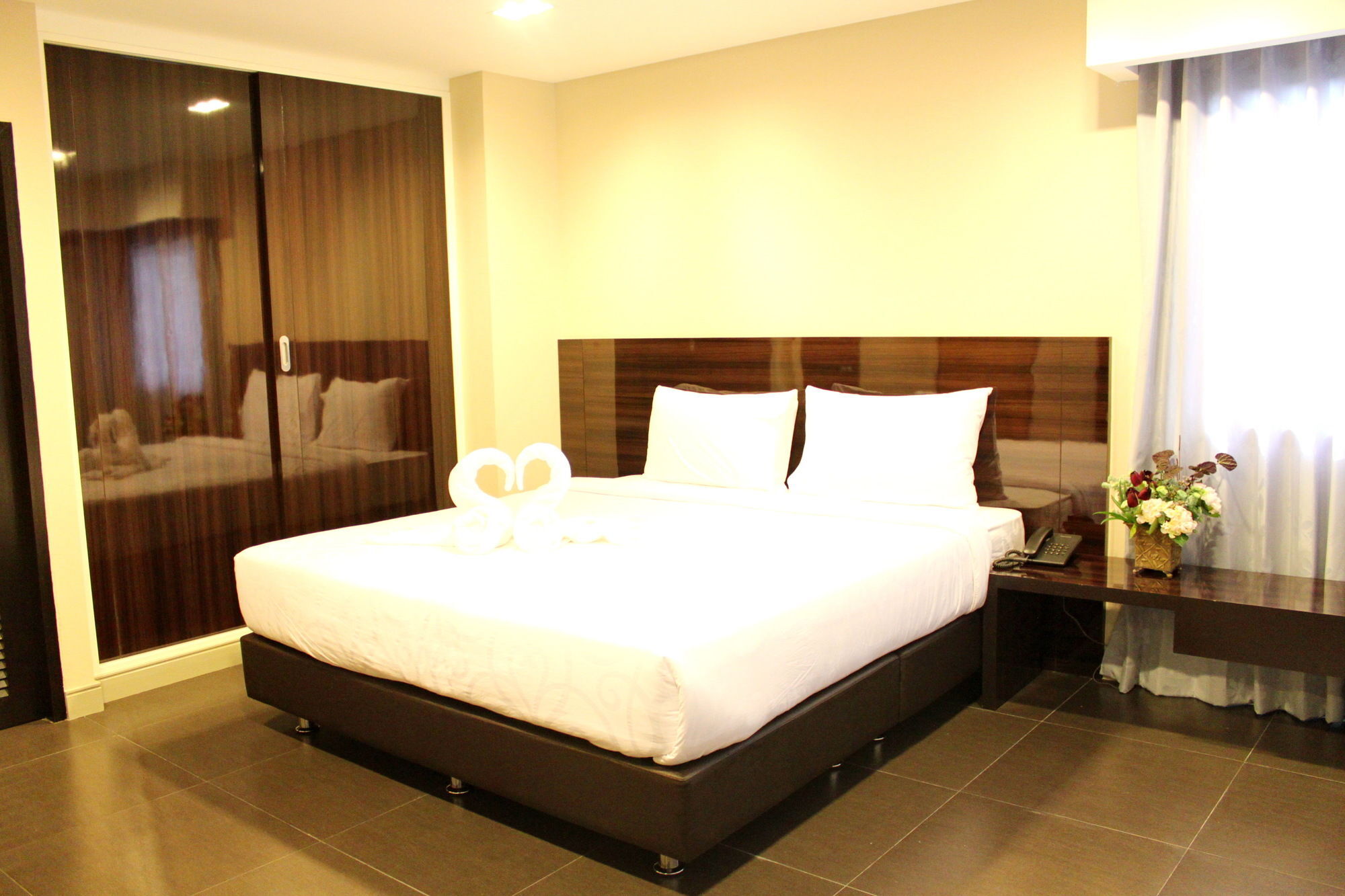 14 Hotel
