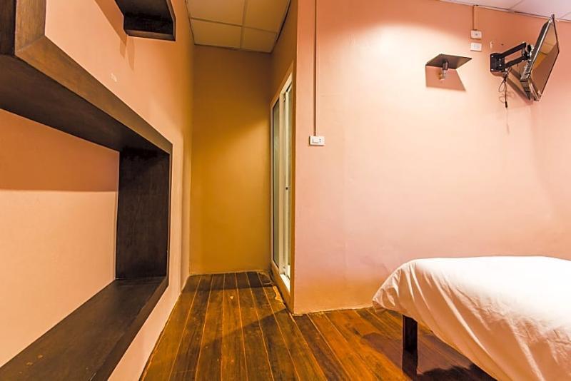 Hotel At Smile House 2*