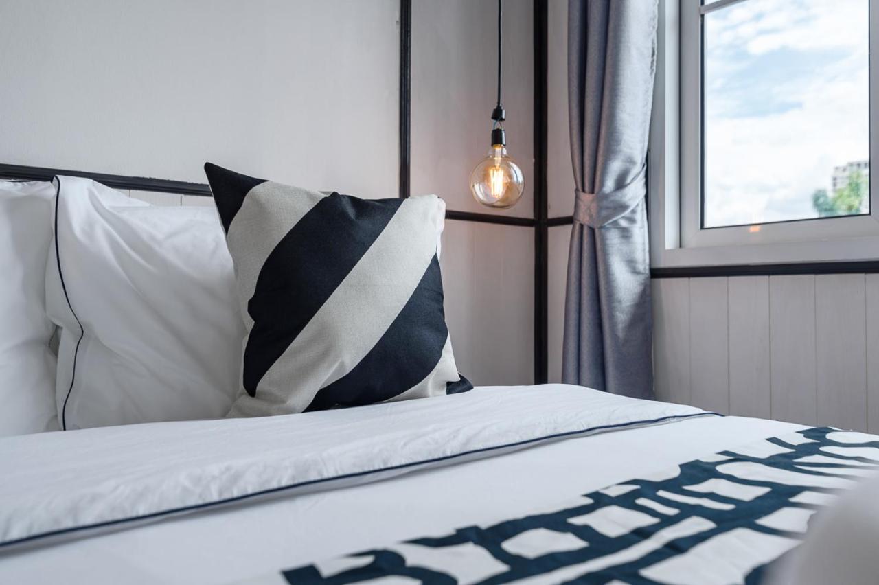 Villa Miq Asoke808 - Asoke Bts - Garden Pool - 16 Pax *
