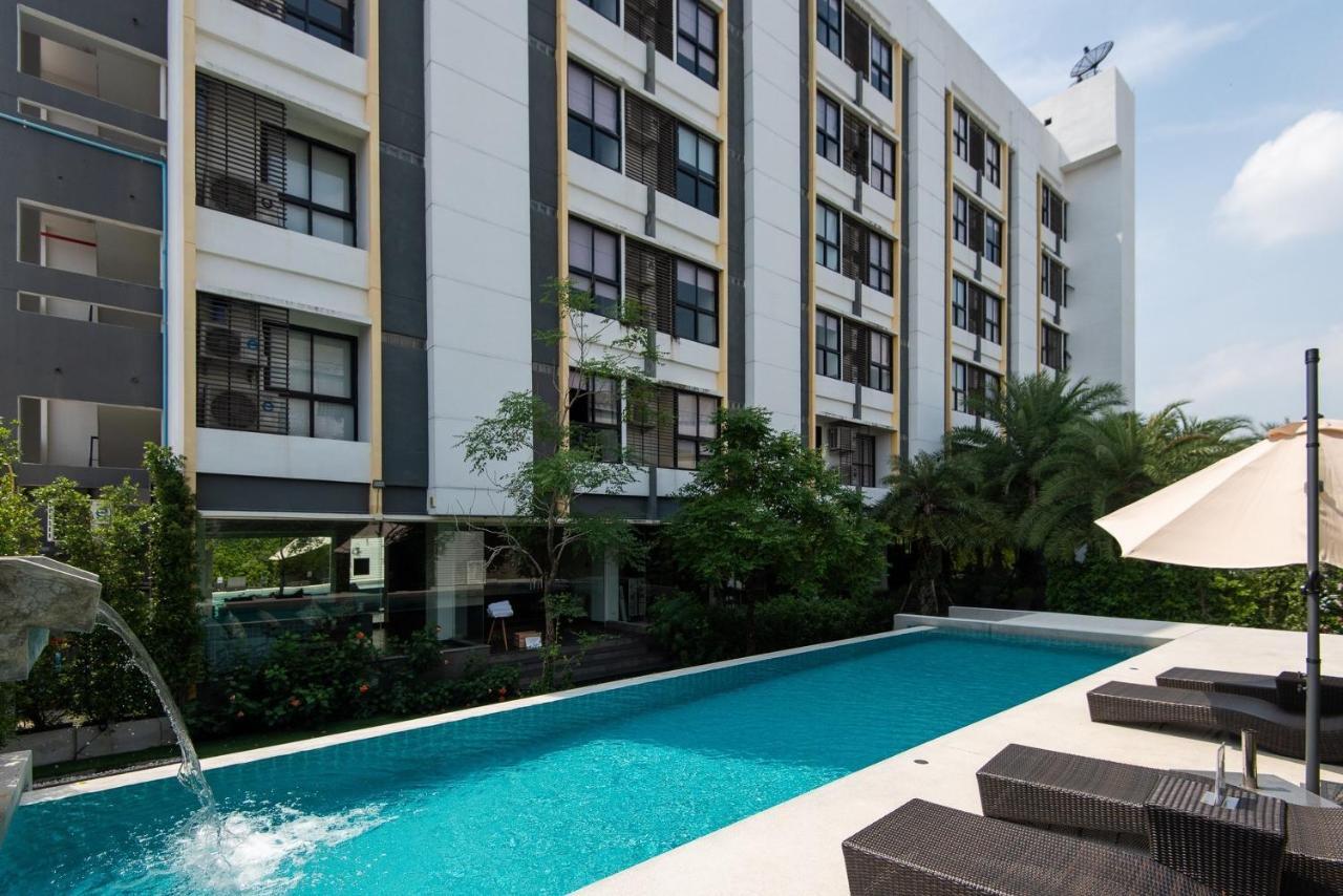 Baan Oliver Srinakarin Hotel Bangkok