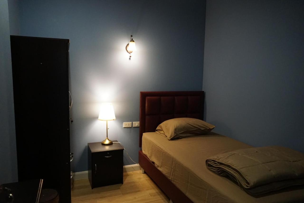 Mangkon Hostel Bangkok