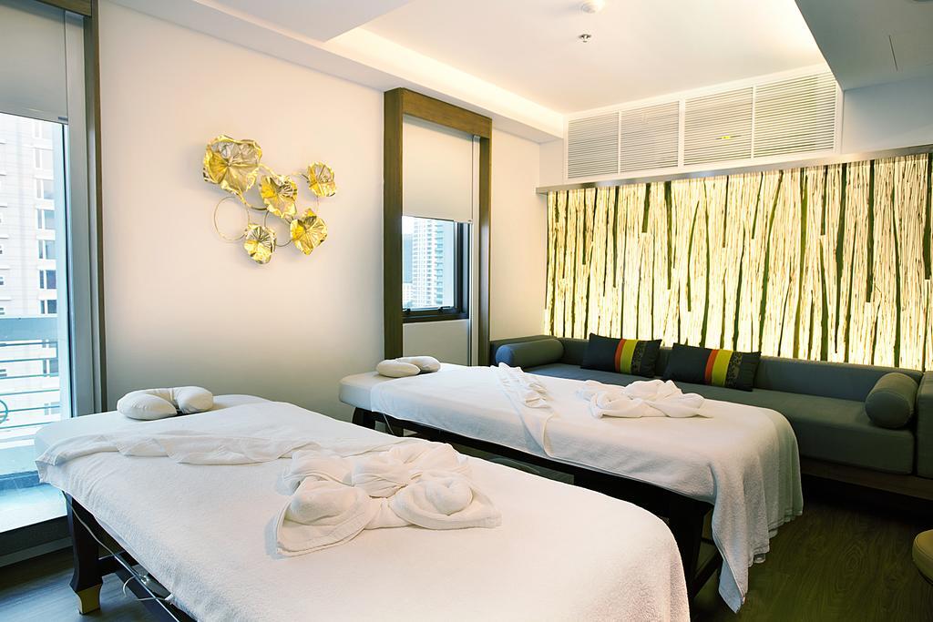 Radisson Chateau De 4* Bangkok