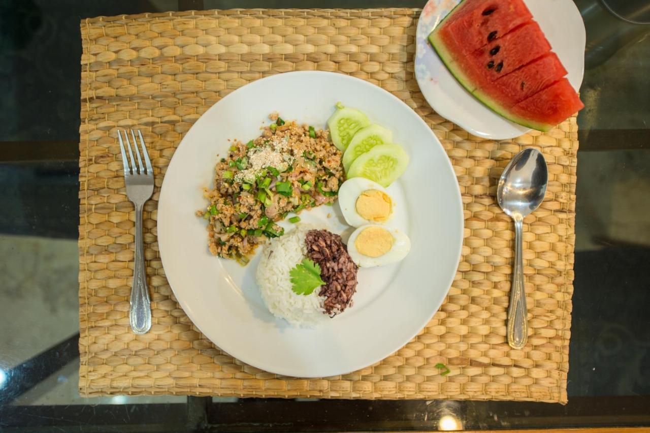 Hidden Oasis Bed & Breakfast Bangkok