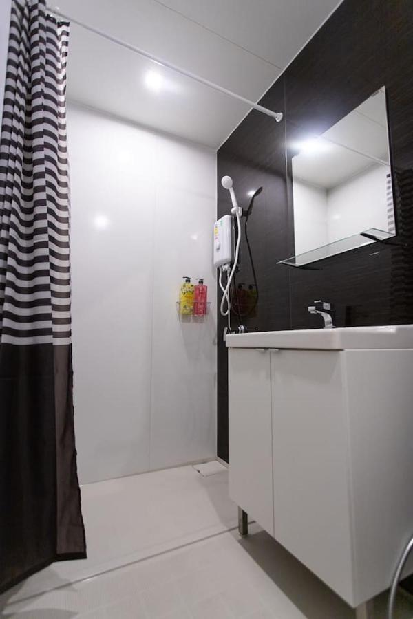 Apartment U2 Large 2 Bedrooms 100m To Bts Station Bangkok