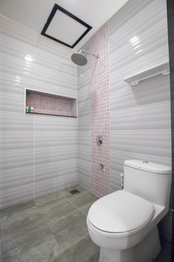 Hotel Oyo 387 Little Bangbon 3*
