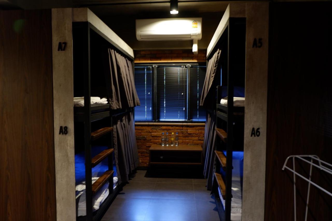 Bed Place Hostel *