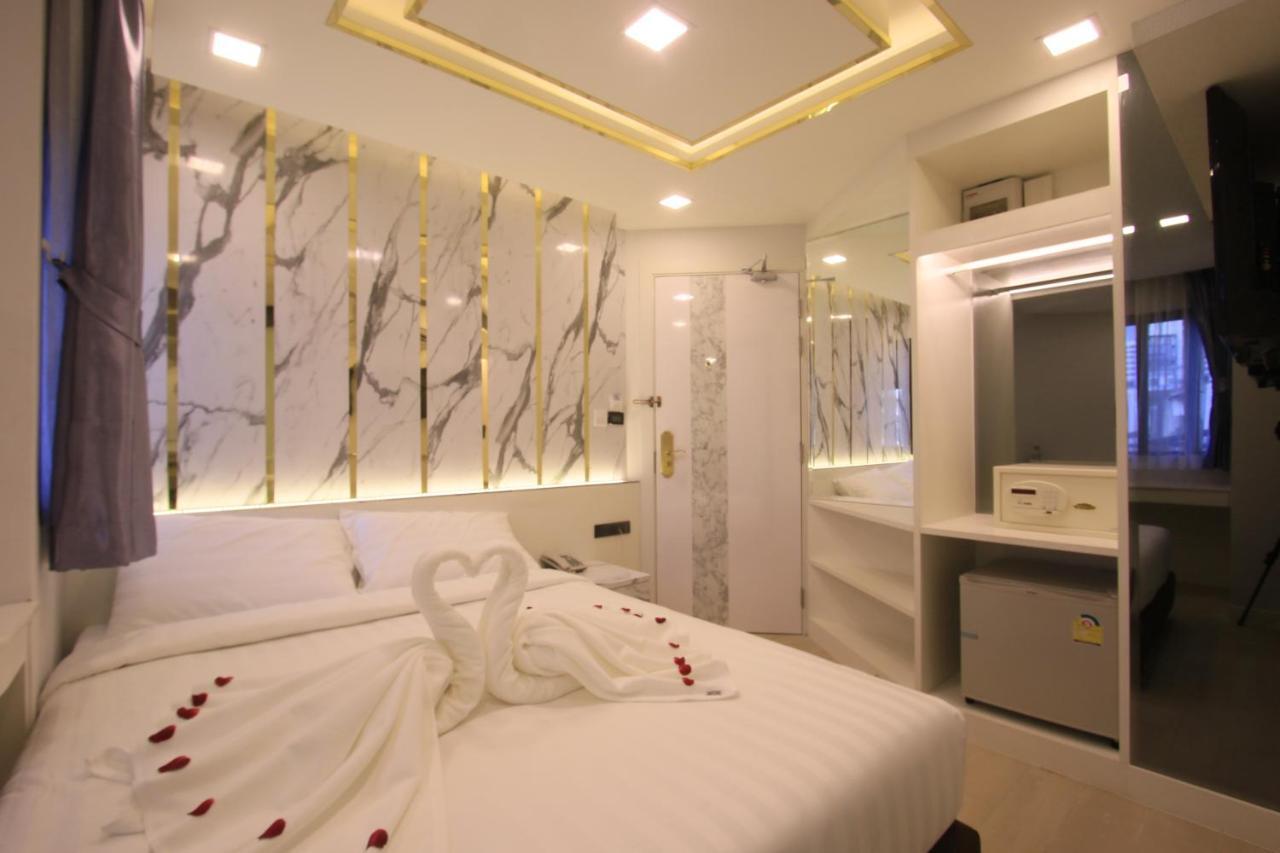 Pratunam Atrium Hotel 4*