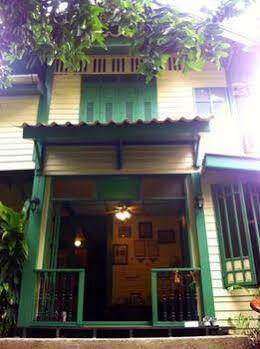 Baan Tepa Boutique House Bed & Breakfast Bangkok
