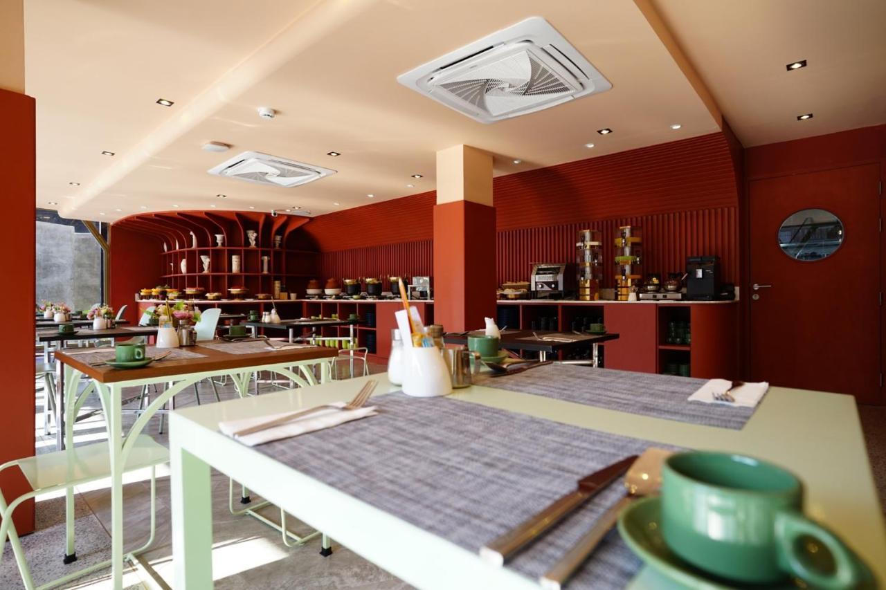 4 Monkeys Hotel Bangkok