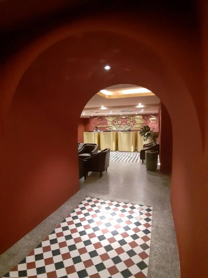4 Monkeys Hotel 4*