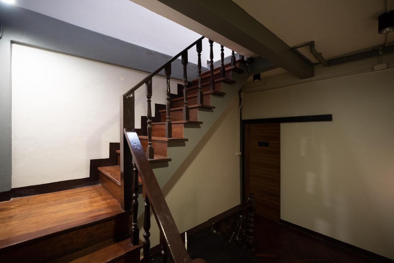 Hansa Khaosan Hostel *