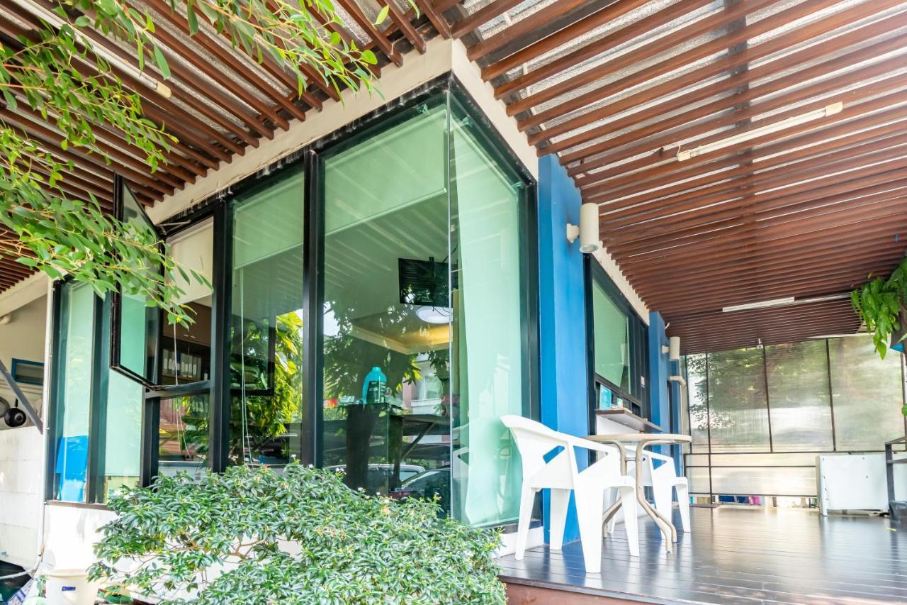 Aparthotel Riski Bangkok-noi - Wasit