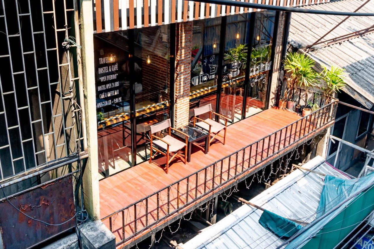 Thonglor Travellers And Cafe *